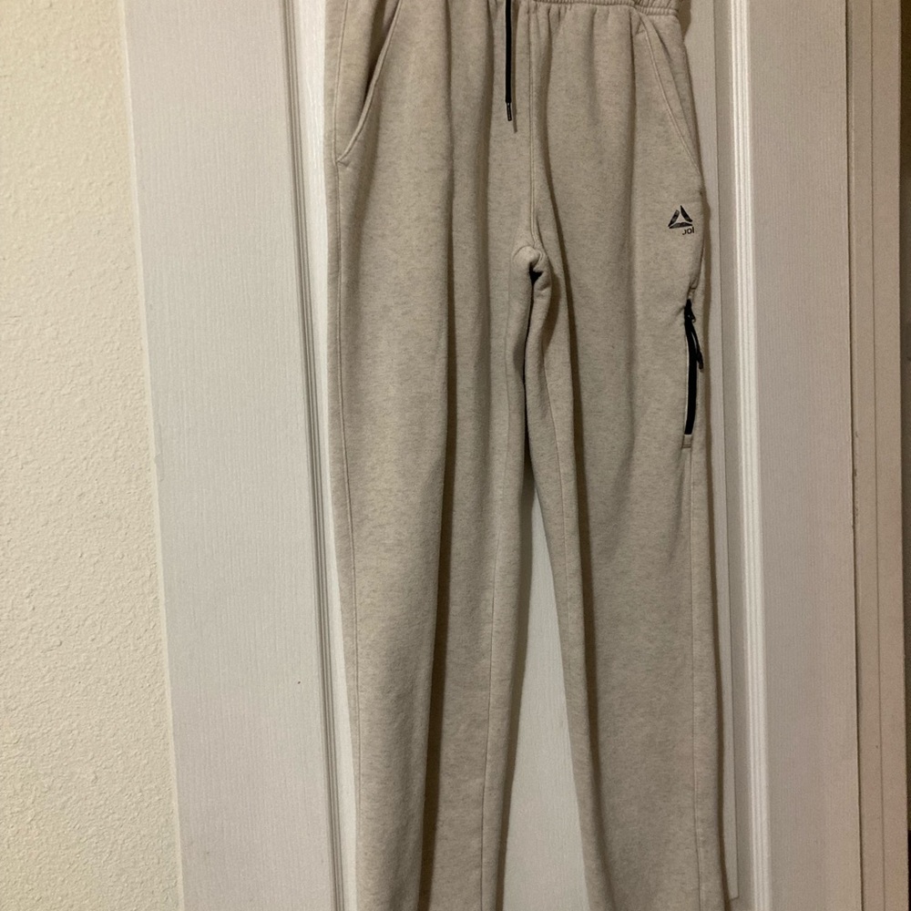 Reebok Men’s sweats Size Small.
